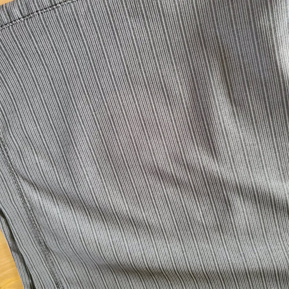 Hang Ten Wharf 21" Hybrid Shorts For Men - Picture 2 of 13